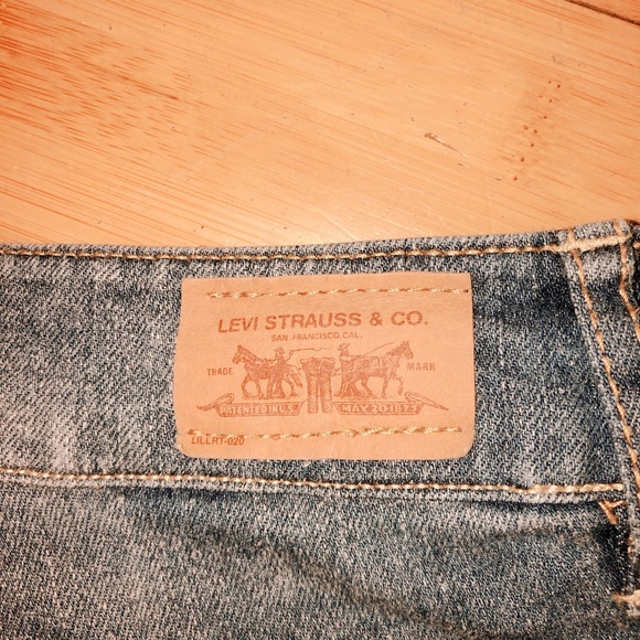 Levi's denim shorts womens SZ 9 - Picture 3 of 5